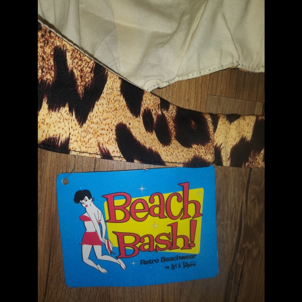 Beach Bash Leopard Beach Wear Bikini Top - Picture 9 of 13